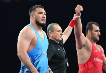 Алимхан Сыздыков уступил в борьбе за полуфинал ОИ-2024