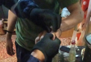 Құтқарушылар ер адамның қолындағы сақинаны шешуге көмектесті