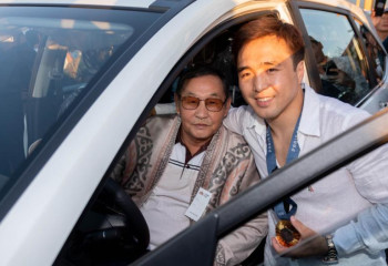 Елдос Сметов отдал своему первому тренеру подаренный за Олимпиаду автомобиль