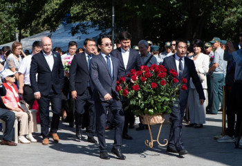 Алматыда Абайдың 179 жылдығы аталып өтті