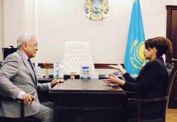 Аида Балаева Жазушылар одағының төрағасымен кездесу өткізді