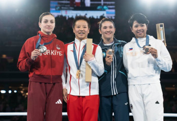 В Париже прошло награждение боксерши Назым Кызайбай