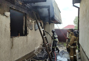 Сильный пожар в частной бане потушили огнеборцы Алматинской области