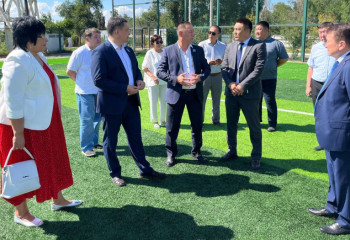 Мәжіліс депутаты Талдықорғандағы стадионды қайта жаңарту жұмыстарымен танысты