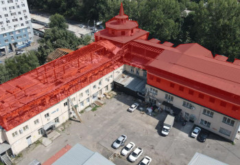 В Алматы сносят этаж крупного бизнес-центра