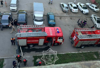Многоэтажка горела в Павлодаре: двух жителей эвакуировали спасатели