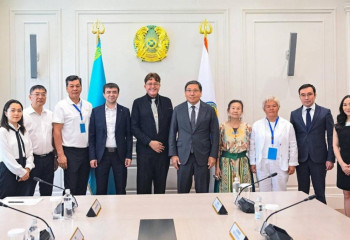 Аким Алматы встретился с президентом Всемирного совета ремесел AISBL