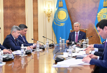 Kazakh President discusses with Government economic situation in the country