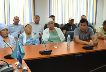 Мәжілісмен Атырау фермерлерімен өтемақы мәселелерін талқылады