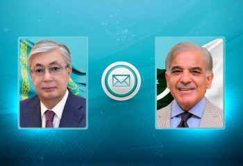 Президент поздравил Премьер-министра Пакистана с Днем независимости