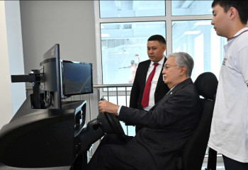 Президент посетил школу-гимназию в Косшы