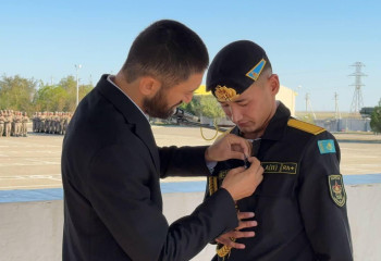 Су тасқыны: Көзге түскен 15 теңіз жаяу әскері медальмен марапатталды