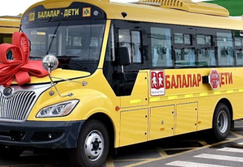 Президент подарил новые автобусы Дворцу школьников и Дому культуры в Карагандинской области