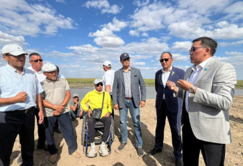 Атырауда Мәжіліс депутаты су тасқынынан зардап шеккен тұрғындармен кездесті