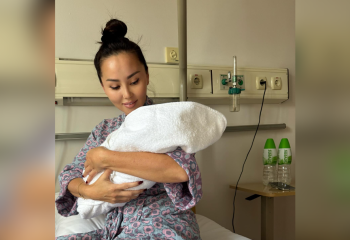 Баян Максаткызы сообщила о рождении еще одной дочери