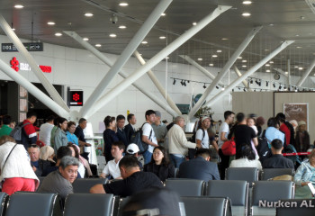 Алматы әуежайында рейстен кешіккен Fly Arystan жолаушылары шу шығарды