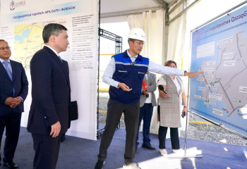 Olzhas Bektenov familiarises himself with construction of Taldykorgan-Usharal gas pipeline