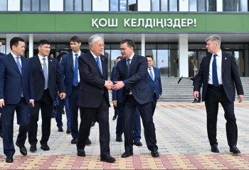 Президент посетил школу №101 в районе «Нура» и ознакомился с её возможностями