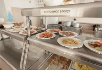 Түркістан облысында 220 мыңнан астам оқушы ыстық тамақпен қамтылады