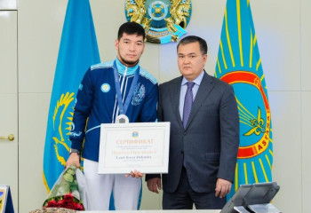 Новое авто подарили призеру Олимпийских игр в Париже Нурбеку Оралбаю