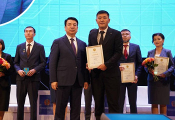 Оқу-ағарту министрі 1500 педагогке ведомстволық наградалар тапсырды