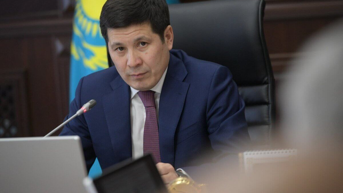  politic.kz 