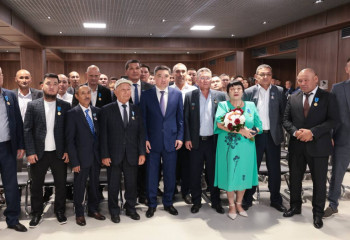 Олжас Бектенов Ұлытау облысының кеншілеріне марапаттар табыс етті