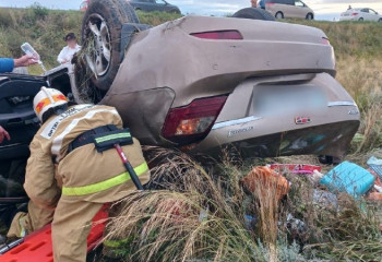 Автомобиль перевернулся на трассе Астана-Павлодар