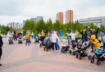 Елордада бала күтімімен отырған аналар арасында Арбалар шеруі өтті