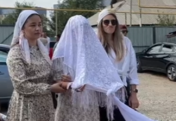 «Әулетті ұстап тұр»: «Заманауи жеңге» желіні шулатты