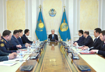 Президент провел оперативное совещание Совета Безопасности