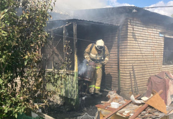 Қостанай облысында өрт болған үйден екі адам құтқарылды