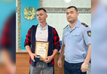 В Костанайской области наградили мужчину, спасшего жизнь утопающему