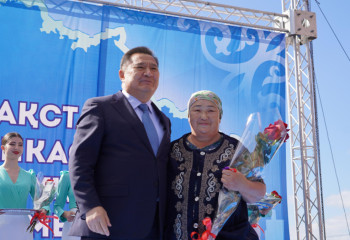 Атбасарда су тасқынынан зардап шеккен 200 отбасына пәтер берілді