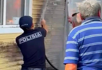 Участковый инспектор из области Абай потушил пожар