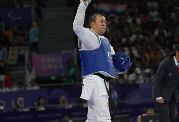 Нышан Өмірәлі жұбаныш жекпе-жегінде жеңіске жетті