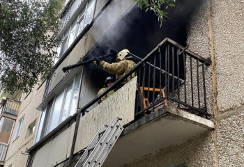 Степногорские огнеборцы спасли квартиру от пожара