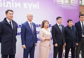 Роман Скляр: Мектепте сәулетіне сай сапалы тәрбие мен білім беріледі деп сенеміз