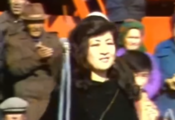 «Барлығы тегін еді». Мақпал Жүнісова жас кезінде ән шырқаған видеосын жариялады