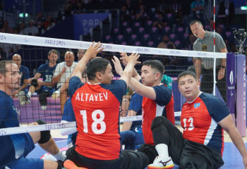 Танымал журналист кілең қазақтардан құрылған командаға қолдау көрсетуге шақырды