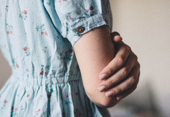 Павлодарда жаттықтырушы он жастағы қызды зорлаған