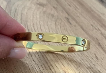 Девушка нашла в Астане браслет Cartier и хочет вернуть его хозяйке