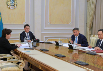 Государственный советник провел заседание Республиканской комиссии по подготовке кадров за рубежом