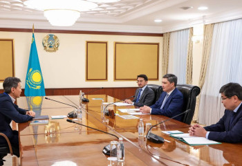 Олжас Бектенов пен Арсен Томский цифрлы индустрияны дамыту мәселелерін талқылады
