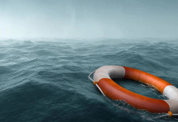 Каспий теңізінде екі жас жігіт құтқарылды