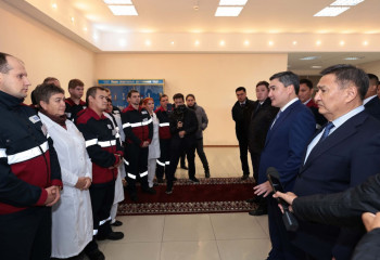 Kazakh PM Olzhas Bektenov discusses NPP construction in Kazakhstan with Stepnogorsk Mining and Chemical Combine personnel