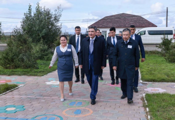 Олжас Бектенов посетил ряд социальных объектов в Акмолинской области