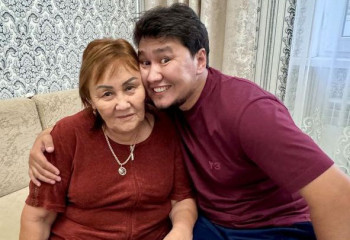Жахан Отарғалиевтің анасы ұлына баласы бар әйелге үйленуін өтінді