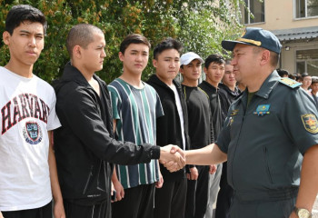 Алматыда әскер қатарына алынғандарды жөнелту басталды