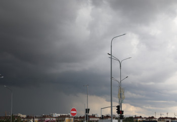 Бүгін 14 өңірде дауылды ескерту жарияланды